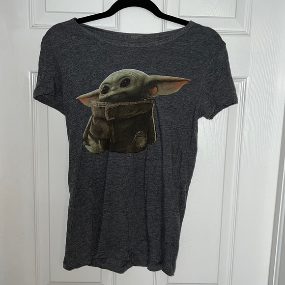 Baby Yoda Tee! - Picture 1 of 2